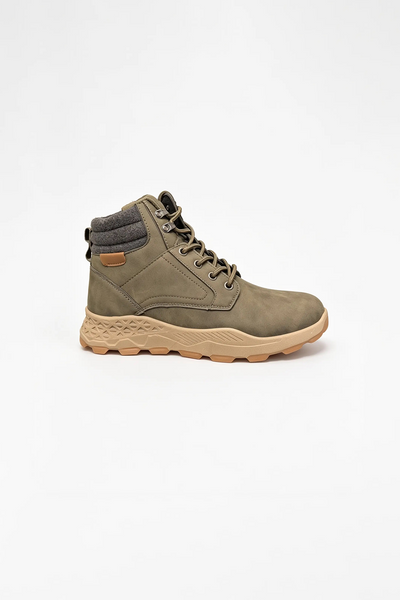 Bota James